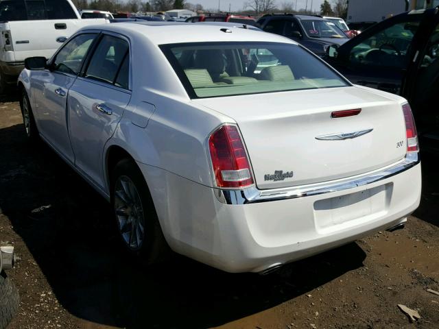 2C3CA5CG2BH551601 - 2011 CHRYSLER 300 LIMITE WHITE photo 3