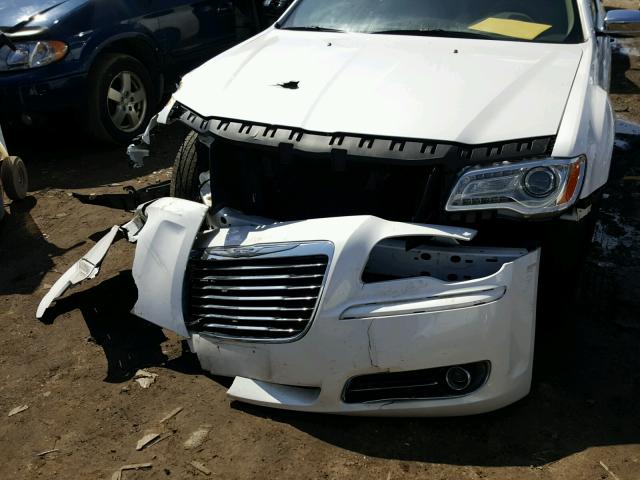 2C3CA5CG2BH551601 - 2011 CHRYSLER 300 LIMITE WHITE photo 9