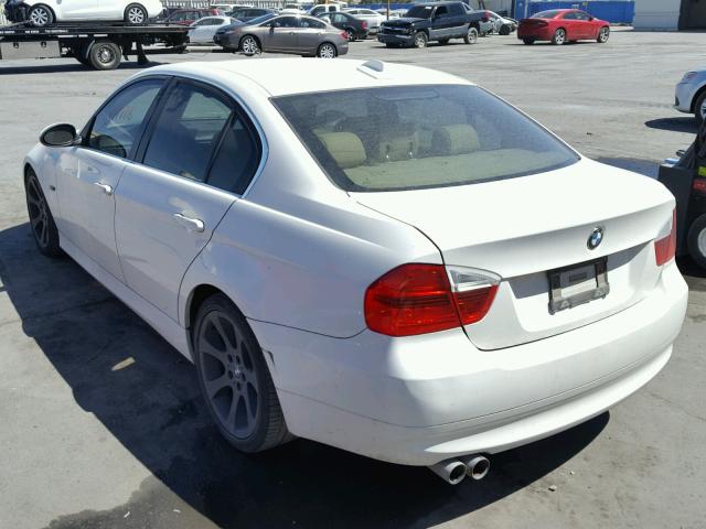 WBAVB33576KS34610 - 2006 BMW 330 I WHITE photo 3