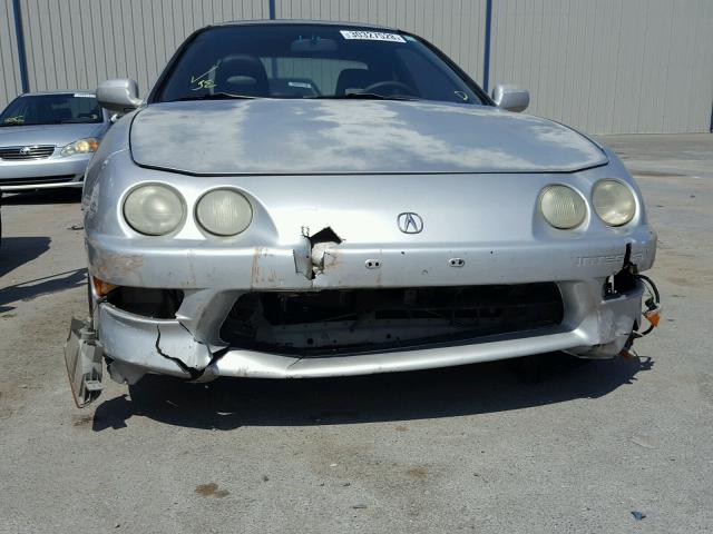 JH4DC4466WS004662 - 1998 ACURA INTEGRA GS SILVER photo 9