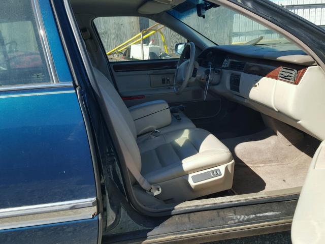 1G6KD52Y2TU201847 - 1996 CADILLAC DEVILLE BLUE photo 5