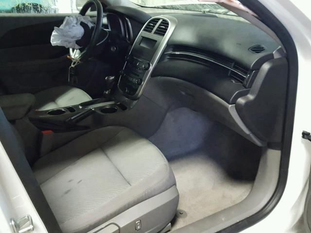1G11B5SL1EF139389 - 2014 CHEVROLET MALIBU LS თეთრი ფოტო 5