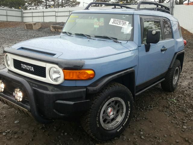 JTEBU4BF3EK200870 - 2014 TOYOTA FJ CRUISER BLUE photo 2