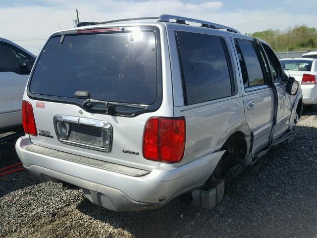 5LMPU28L5WLJ44995 - 1998 LINCOLN NAVIGATOR SILVER photo 4