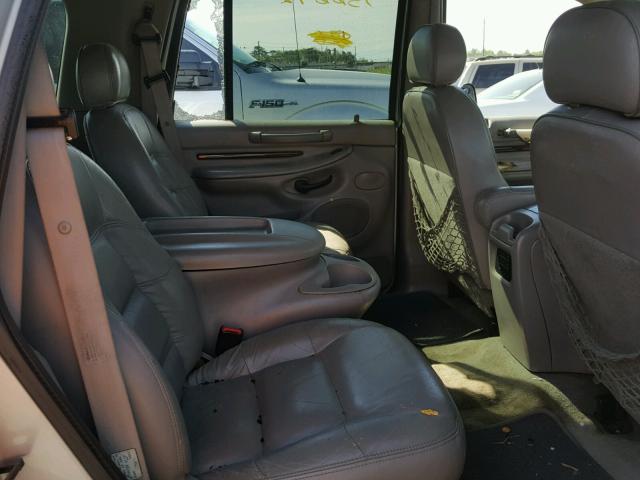 5LMPU28L5WLJ44995 - 1998 LINCOLN NAVIGATOR SILVER photo 6