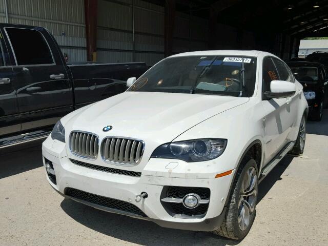 5UXFG8C54BLZ96317 - 2011 BMW X6 XDRIVE5 WHITE photo 2