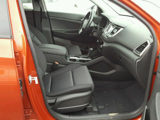 KM8J33A4XHU482202 - 2017 HYUNDAI TUCSON LIM ORANGE photo 5