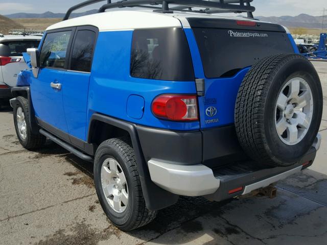 JTEBU11FX70001152 - 2007 TOYOTA FJ CRUISER BLUE photo 3