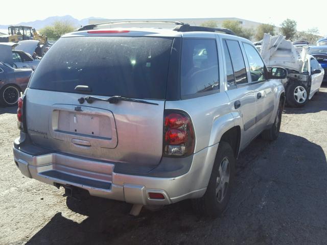 1GNDT13S652286726 - 2005 CHEVROLET TRAILBLAZE SILVER photo 4