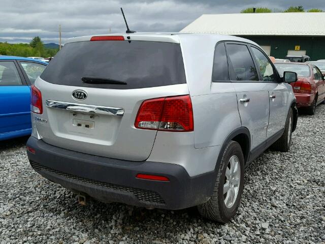 5XYKTDA66CG288924 - 2012 KIA SORENTO BA SILVER photo 4