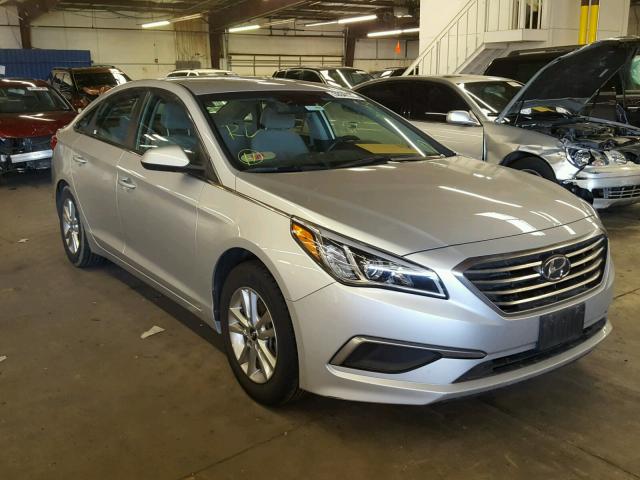 5NPE24AF7GH417459 - 2016 HYUNDAI SONATA SE SILVER photo 1