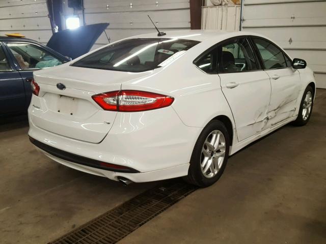 1FA6P0H73G5134737 - 2016 FORD FUSION SE WHITE photo 4