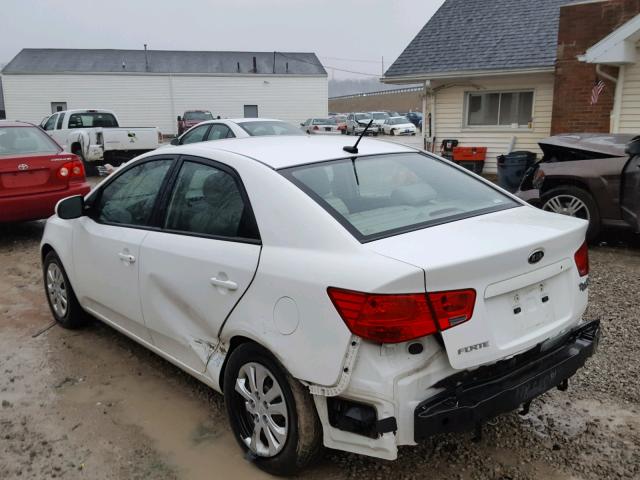 KNAFT4A25B5434457 - 2011 KIA FORTE LX WHITE photo 3