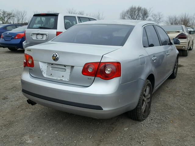 3VWRF71K96M660314 - 2006 VOLKSWAGEN JETTA 2.5 GRAY photo 4