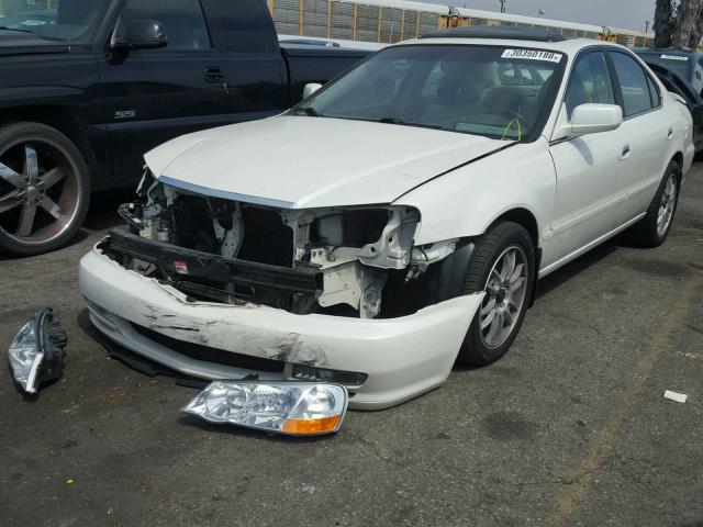 19UUA56972A028104 - 2002 ACURA 3.2TL TYPE WHITE photo 2