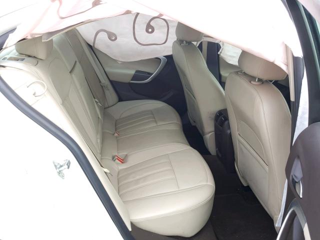 2G4GR5EK4C9110776 - 2012 BUICK REGAL CREAM photo 6