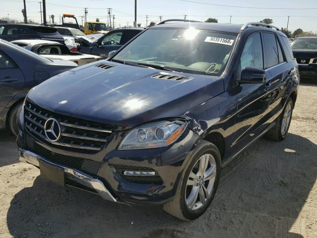 4JGDA5HB0EA391438 - 2014 MERCEDES-BENZ ML 350 4MA BLUE photo 2