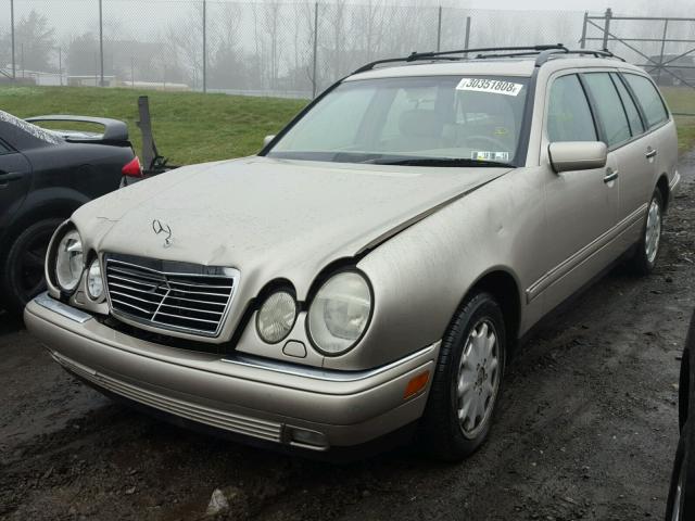 WDBJH82F3XX015850 - 1999 MERCEDES-BENZ E 320 4MAT BEIGE photo 2