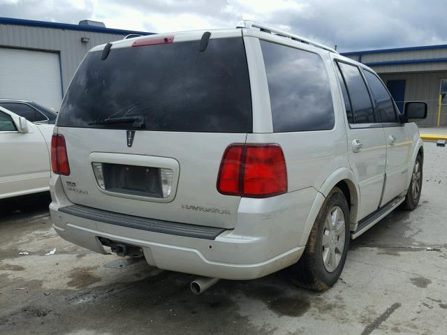 5LMFU27576LJ26528 - 2006 LINCOLN NAVIGATOR WHITE photo 4