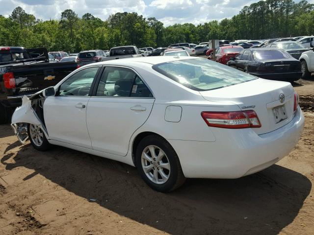 4T1BF3EK4BU649441 - 2011 TOYOTA CAMRY BASE WHITE photo 3