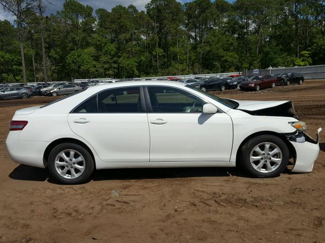 4T1BF3EK4BU649441 - 2011 TOYOTA CAMRY BASE WHITE photo 9