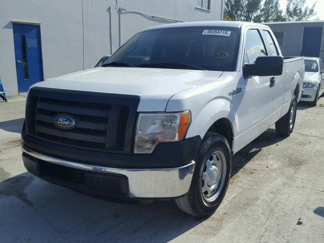 1FTFX1CF7BKD08141 - 2011 FORD F150 SUPER WHITE photo 2