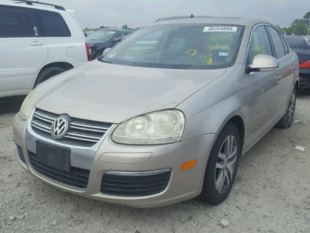 3VWDT71K86M783881 - 2006 VOLKSWAGEN JETTA TDI TAN photo 2