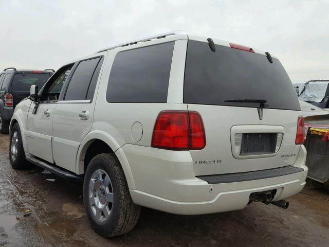 5LMFU28566LJ00887 - 2006 LINCOLN NAVIGATOR WHITE photo 3