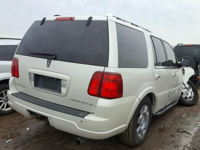 5LMFU28566LJ00887 - 2006 LINCOLN NAVIGATOR WHITE photo 4