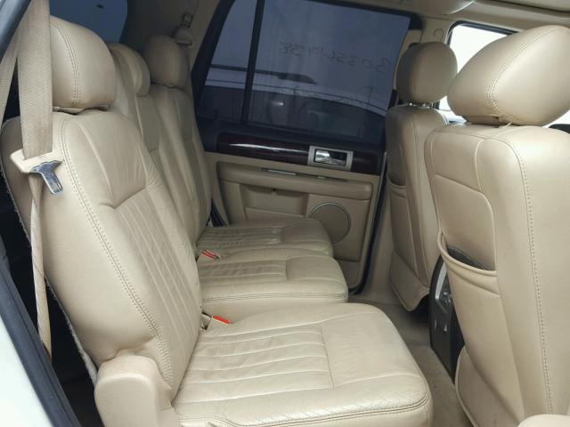 5LMFU28566LJ00887 - 2006 LINCOLN NAVIGATOR WHITE photo 6