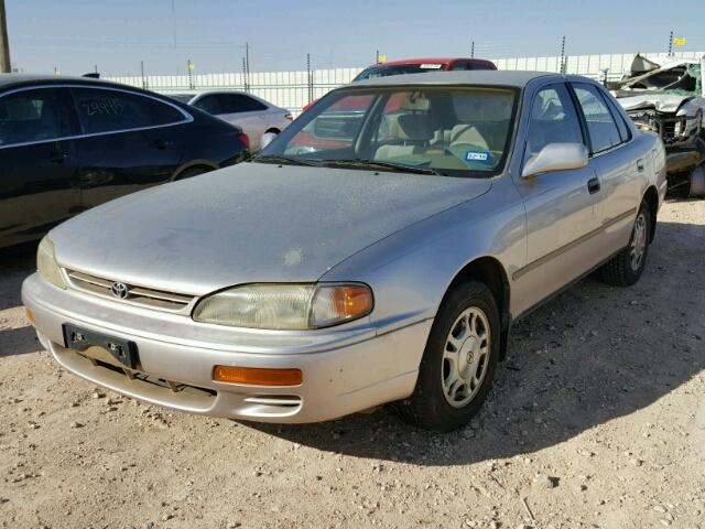 JT2BG12KXT0389638 - 1996 TOYOTA CAMRY DX TAN photo 2