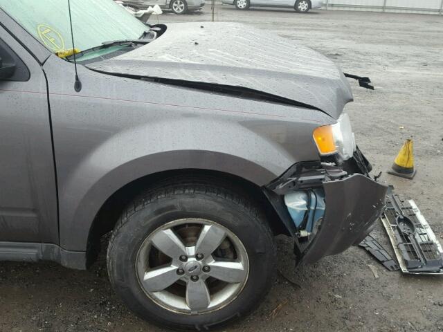 1FMCU9DG4BKA72884 - 2011 FORD ESCAPE XLT GRAY photo 9