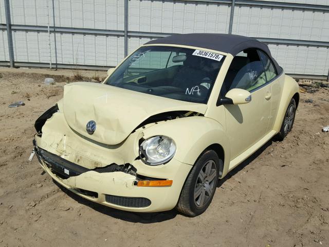 3VWPF31Y26M332401 - 2006 VOLKSWAGEN NEW BEETLE 黄色 照片 2