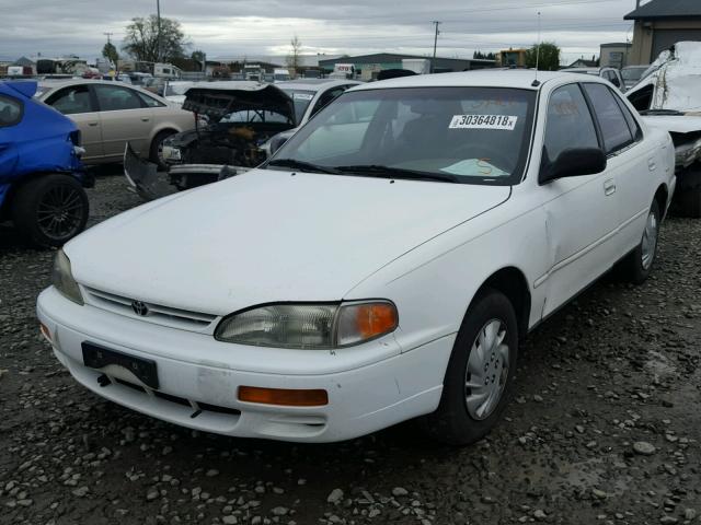 JT2BG12K0T0371956 - 1996 TOYOTA CAMRY DX WHITE photo 2