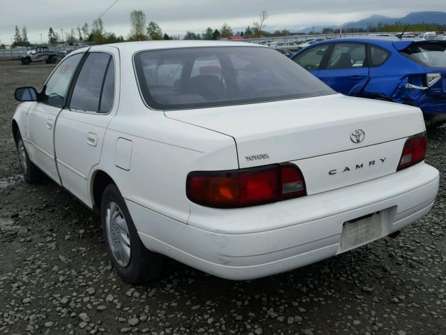 JT2BG12K0T0371956 - 1996 TOYOTA CAMRY DX WHITE photo 3