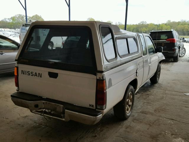 1N6SD16S4VC335647 - 1997 NISSAN TRUCK KING WHITE photo 4