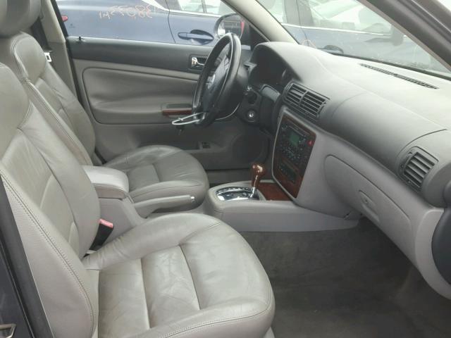 WVWWU63B25E077624 - 2005 VOLKSWAGEN PASSAT GLX 灰色 照片 5