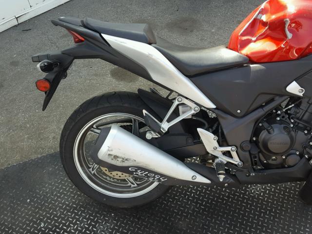 MLHMC411XB5003188 - 2011 HONDA CBR250 R RED photo 6