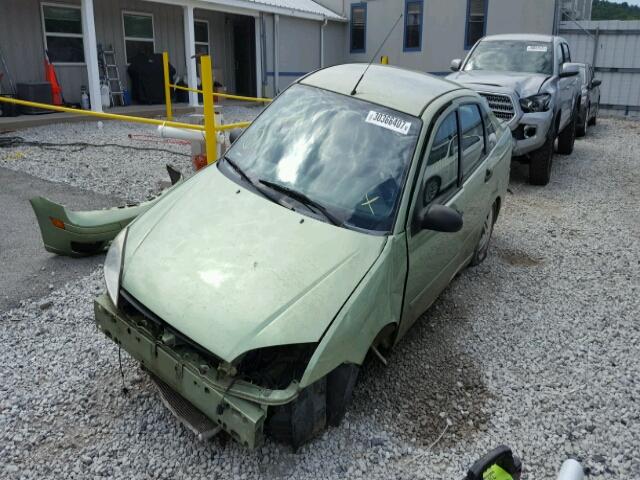 1FAFP34N67W258856 - 2007 FORD FOCUS GREEN photo 2