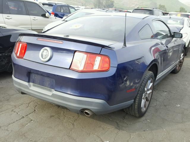 1ZVBP8AN5A5172975 - 2010 FORD MUSTANG BLUE photo 4