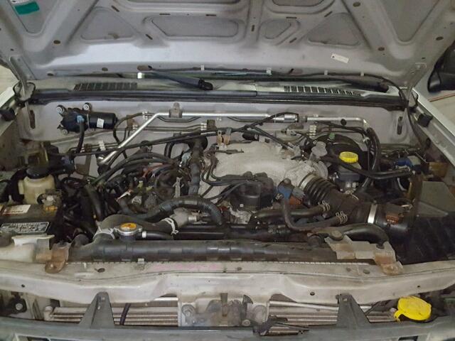 5N1ED28Y24C680757 - 2004 NISSAN XTERRA XE SILVER photo 7