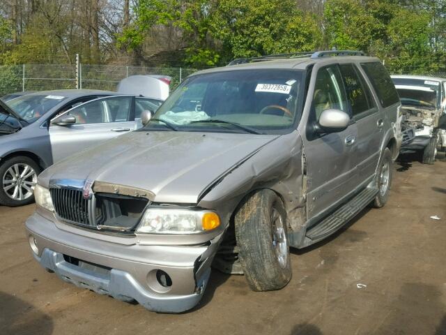 5LMEU27A2YLJ42082 - 2000 LINCOLN NAVIGATOR TAN photo 2