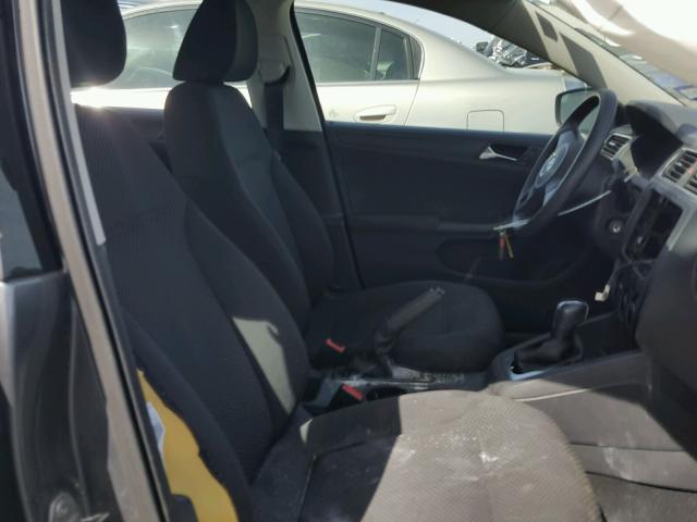 3VW2K7AJ3BM361111 - 2011 VOLKSWAGEN JETTA BASE 灰色 照片 5