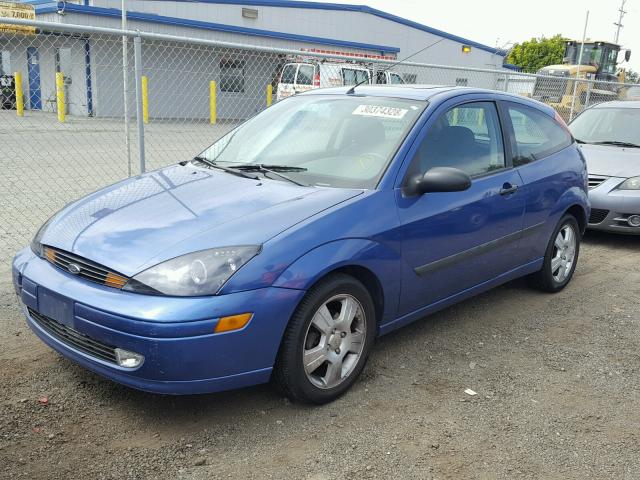 3FAFP31Z53R181997 - 2003 FORD FOCUS ZX3 BLUE photo 2