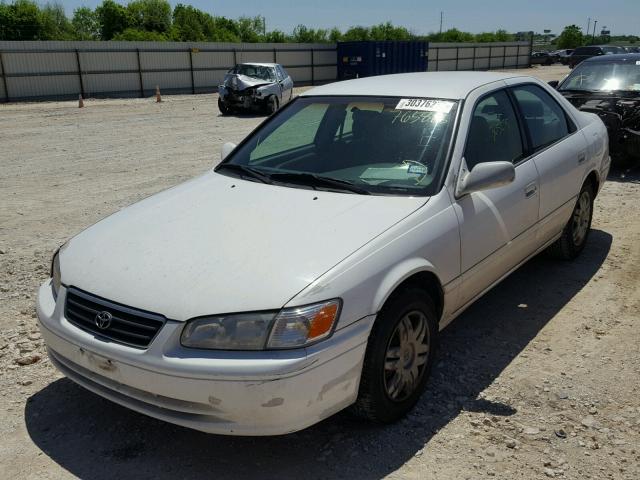 4T1BG22K31U765868 - 2001 TOYOTA CAMRY CE WHITE photo 2