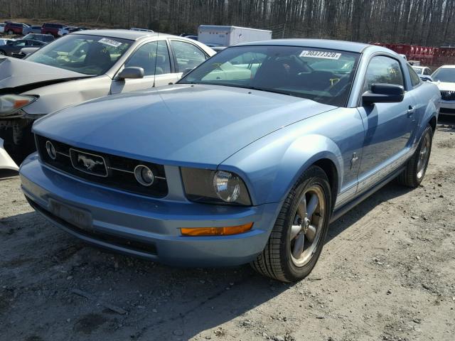 1ZVFT80N665230873 - 2006 FORD MUSTANG BLUE photo 2