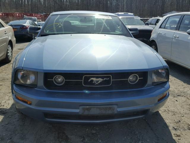 1ZVFT80N665230873 - 2006 FORD MUSTANG BLUE photo 9