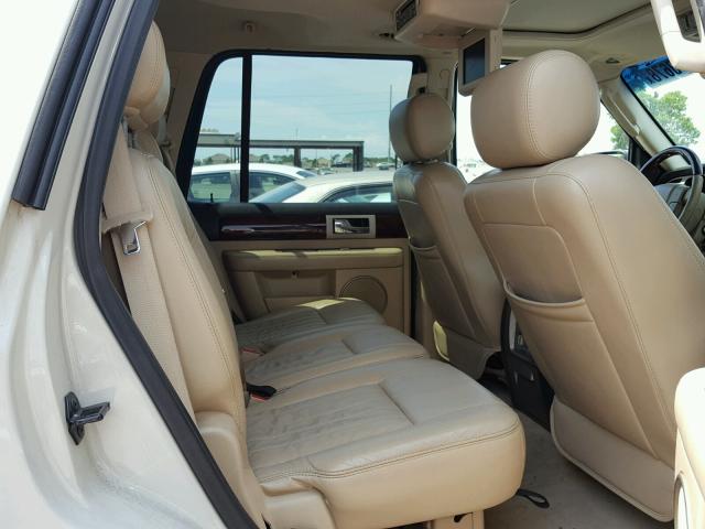 5LMFU27596LJ24179 - 2006 LINCOLN NAVIGATOR WHITE photo 6