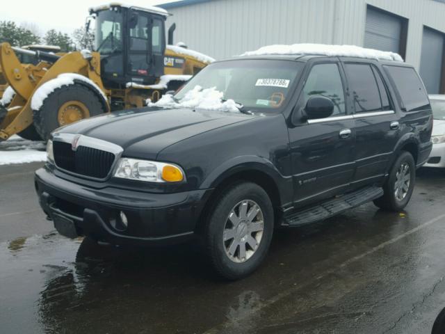 5LMFU28AXYLJ31589 - 2000 LINCOLN NAVIGATOR BLACK photo 2