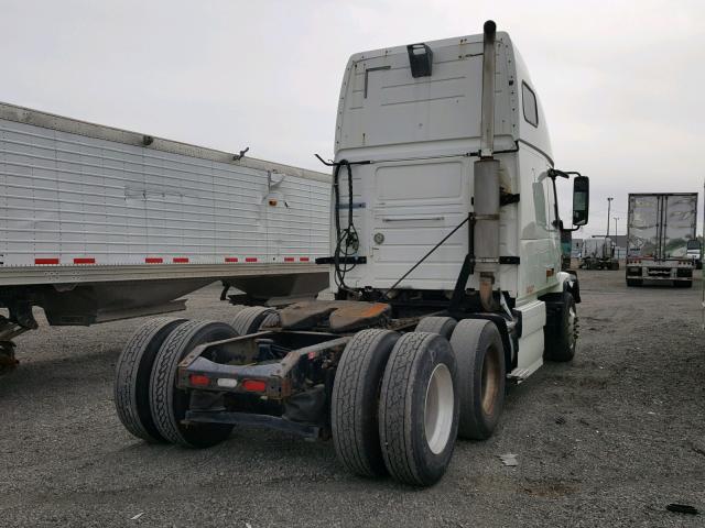 4V4NC9TH27N444517 - 2007 VOLVO VN VNL WHITE photo 4